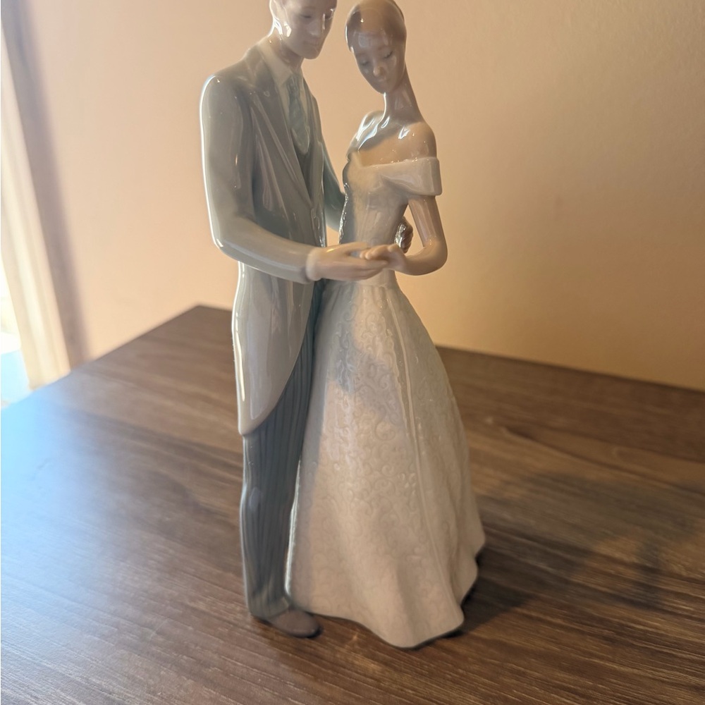 Lladro Porcelain Bride and Groom Figurine in Soft White and Pale Blue